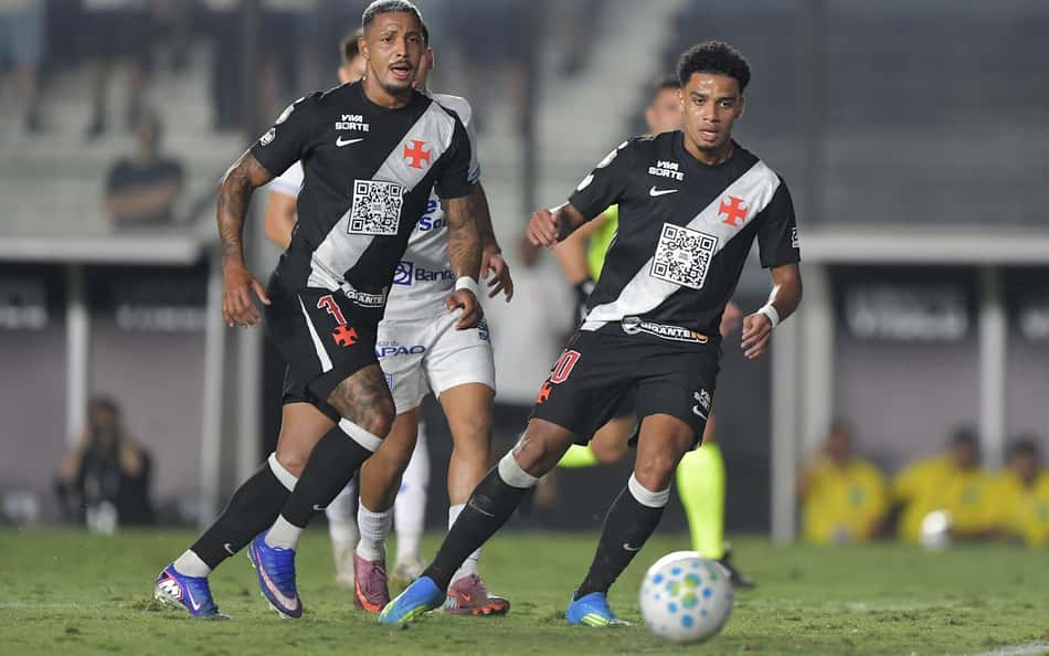 Gol perdido em Vasco x Paysandu causa revolta: 'Meu Deus'