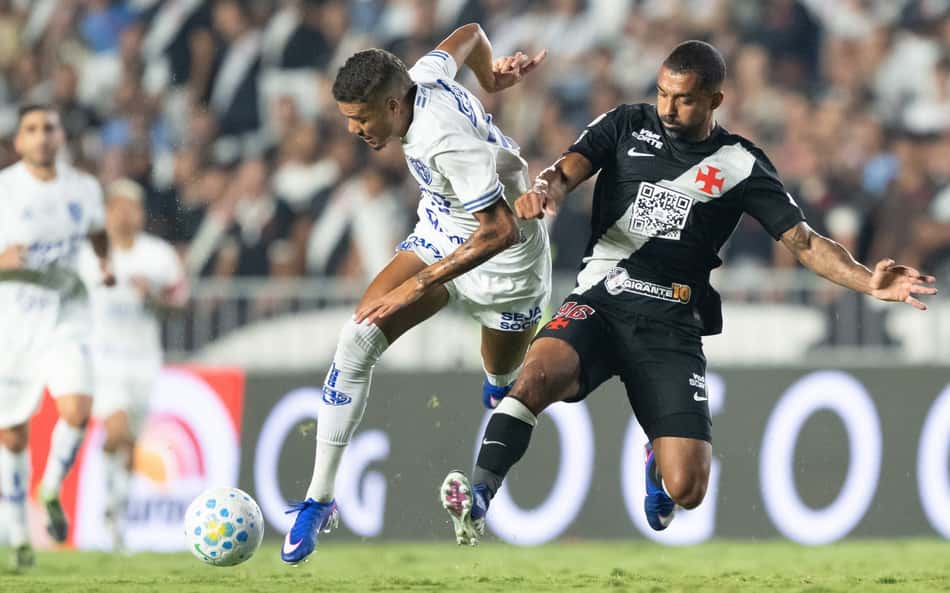 Após empate do Vasco, Paulo Henrique minimiza lesão e deixa São Januário andando sem auxílio