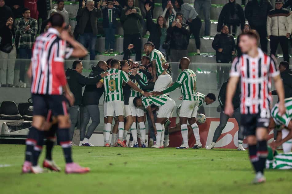 Juventude comemora gol contra o São Paulo na Copa do Brasil (Foto: Luiz Erbes/AGIF/Folhapress)