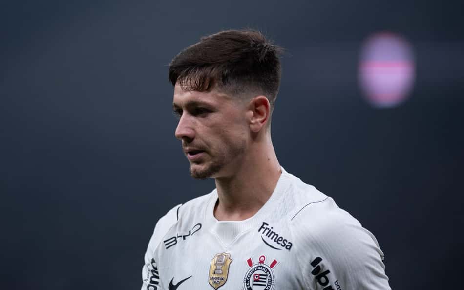 Garro evita críticas, mas reclama da arbitragem após derrota do Corinthians