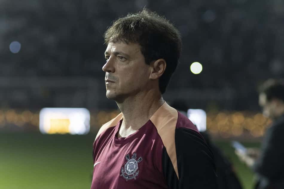 Fernando Diniz, técnico do Corinthians (Foto: Nino Cirenza/AtoPress/Folhapress)