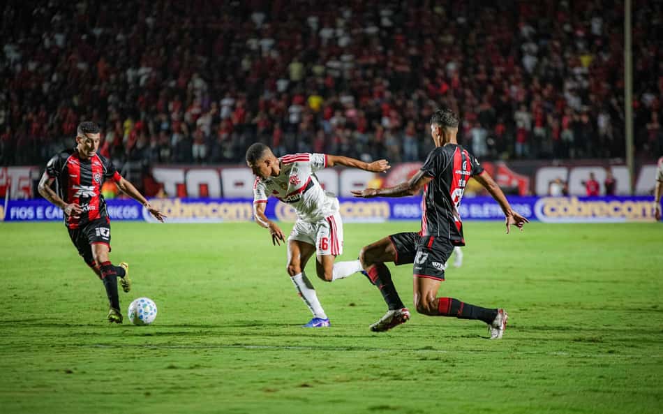 Veja os gols do Vitória que eliminaram o Flamengo na 5ª fase da Copa do Brasil