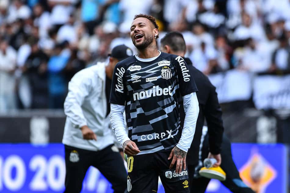 Neymar durante aquecimento do Santos na Neo Química Arena
