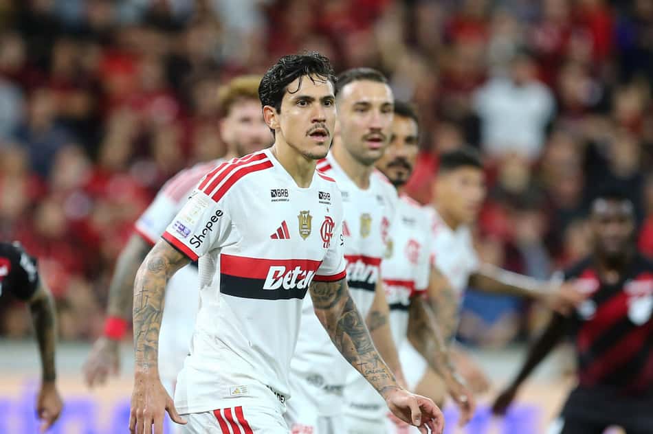 Pedro perdeu gol em Athleico-PR x Flamengo (Foto: Geraldo Bubniak/AGB/Folhapress)
