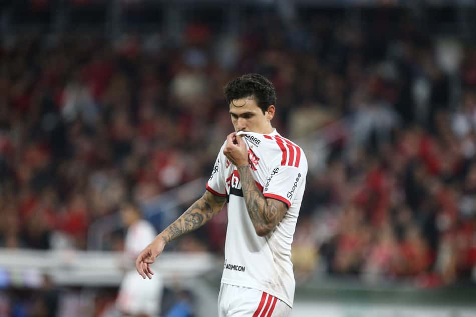 Pedro empata para o Flamengo contra Athletico perto do fim do duelo (Foto: Geraldo Bubniak/AGB/Folhapress)