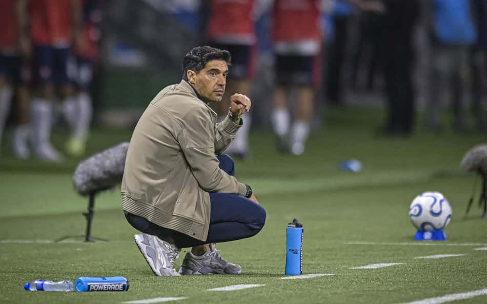 Copa do Mundo vira 'dor de cabeça' para Abel antes de Palmeiras conhecer convocados