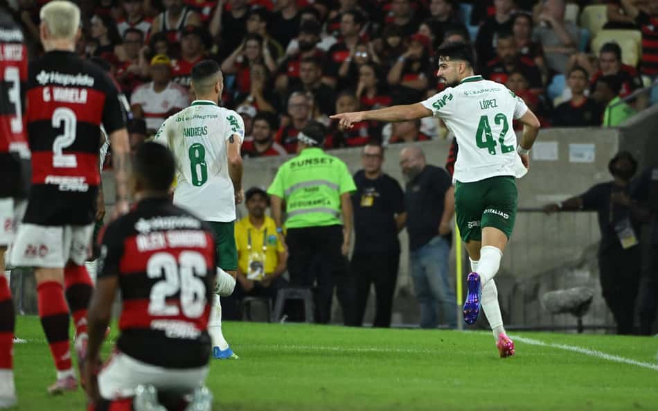 Palmeiras aproveita expulsão, bate Flamengo e dispara no Brasileirão; dê suas notas