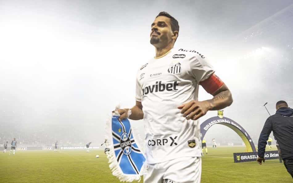 Pela 11ª vez sob o comando de Cuca, Santos abre placar, mas cede empate