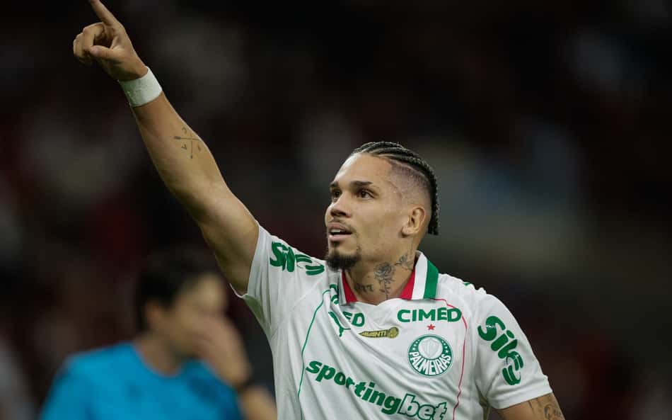 Ex-jogador questiona revolta de jogadores do Flamengo com Paulinho: 'Ninguém'