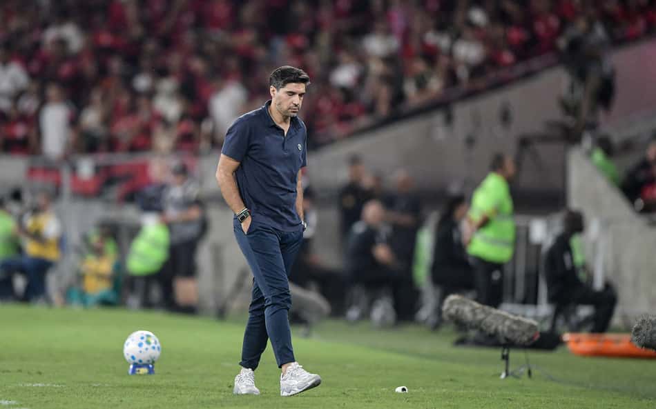Abel perde trio titular em último jogo do Palmeiras antes da Copa do Mundo