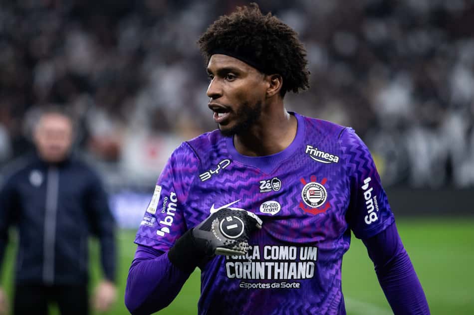 Hugo Souza falhou em Corinthians x Platense (Foto: Rodilei Morais /Fotoarena/Folhapress)