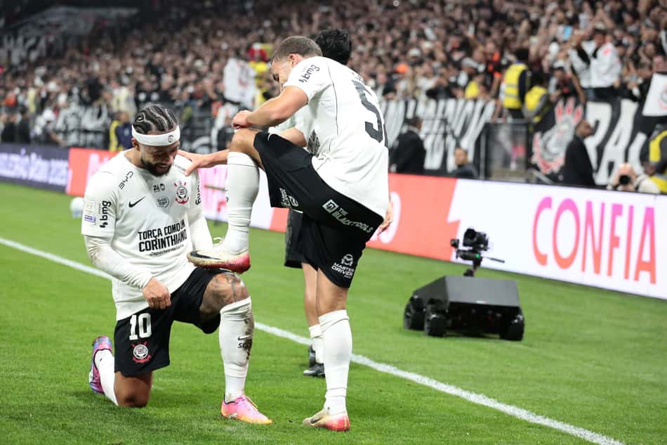 SÃO PAULO (SP), 24.05.2026 - Futebol / Corinthians x Atlético Mineiro - Zakaria Labyad do Corinthians, comemora seu gol durante partida entre Corinthians e Atlético Mineiro válida pela 17a rodada do Campeonato Brasileiro 2026, realizada na Neo Química Arena, neste domingo (24).(Foto: Peter Leone/Ofotográfico/Folhapress)
