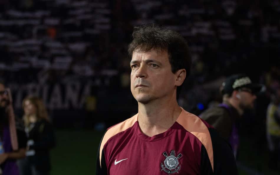 'Jogou errado': Diniz aponta dificuldade do ataque do Corinthians contra o Atlético-MG