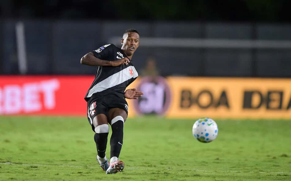 Vasco x Barracas: IA crava goleada com direito à dois gols de craque