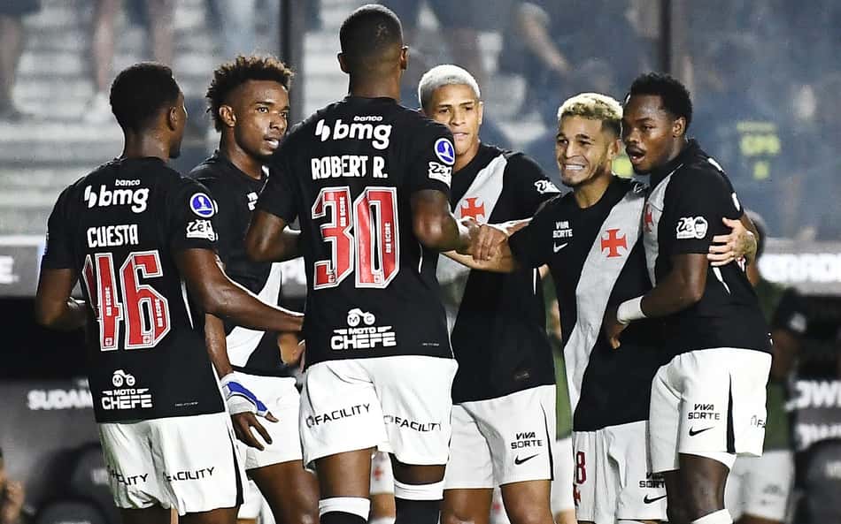 Vasco vence por 3 a 0, se classifica na Sula, mas é vaiado após o apito final; dê suas notas