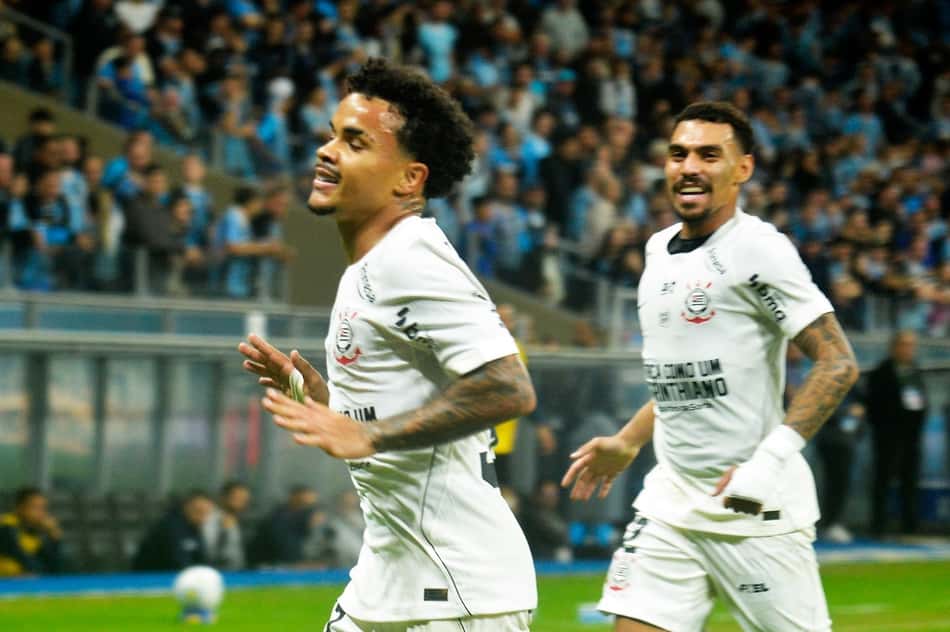 Kaio César marcou o terceiro gol do Corinthians (Foto: Donaldo Hadlich/Código 19/Folhapress)