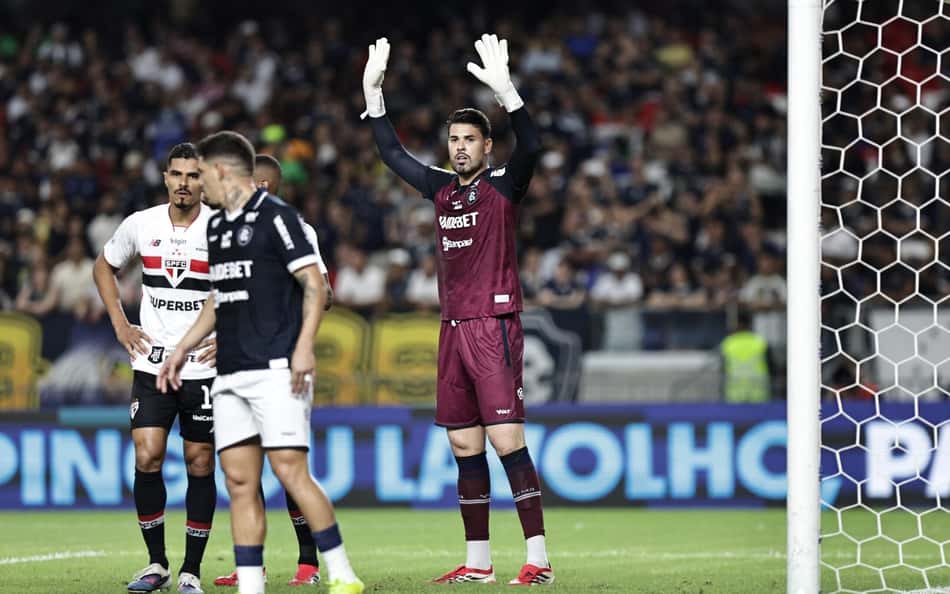 Com gol nos acréscimos, Remo vence o São Paulo no Mangueirão; dê suas notas