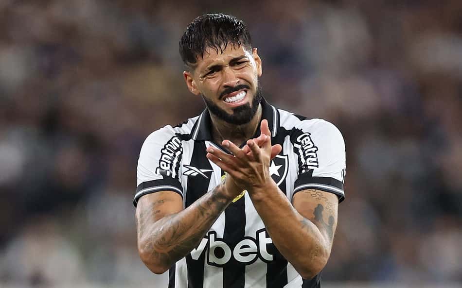 Alexander Barboza vira assunto em Botafogo x Remo