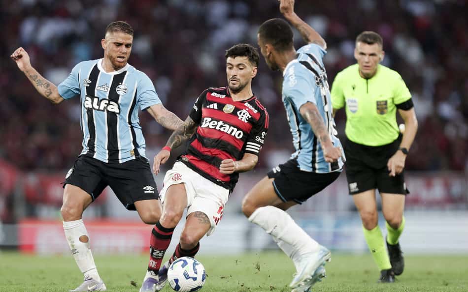 Duelo de trunfos: Flamengo põe força fora de casa à prova contra Grêmio invicto