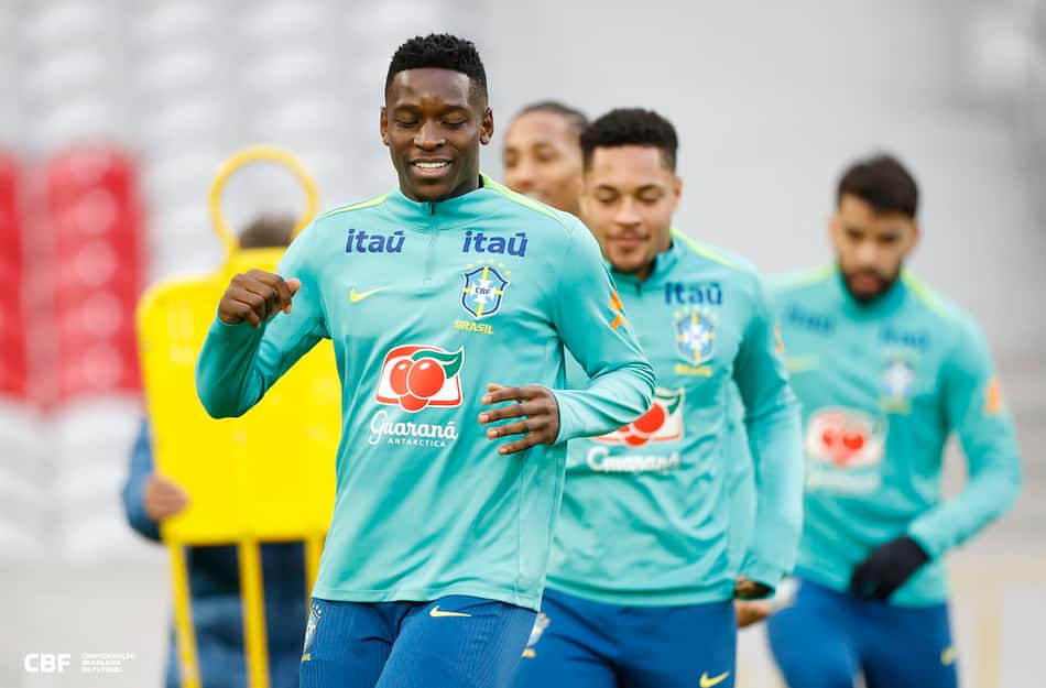 Luiz Henrique durante treino pela Seleção Brasileira.