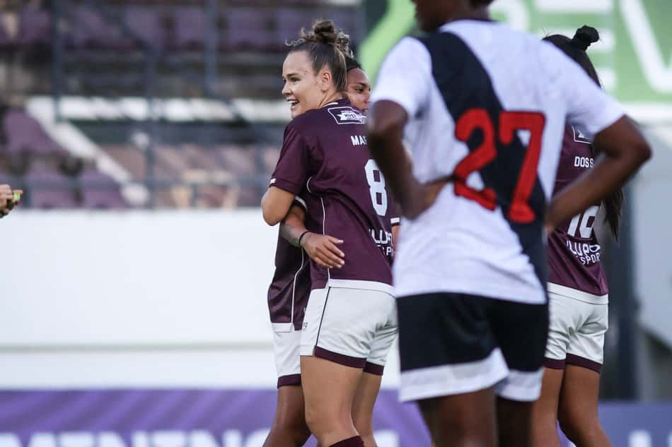 Maressa comemora gol em Ferroviária x Mixto, pelo Brasileirão Feminino. (Foto: Jonatan Dutra / Ferroviária)