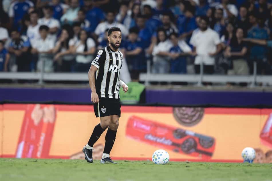 Renan Lodi no clássico entre Cruzeiro e Atlético (Foto: Pedro Souza / Atlético)