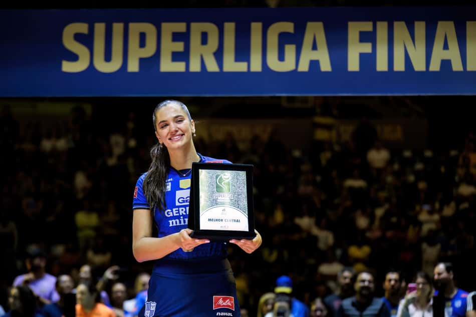 Julia Kudiess ganha prêmio de melhor central da Superliga Feminina 2025/26 (Foto: Orlando Bento/MTC)