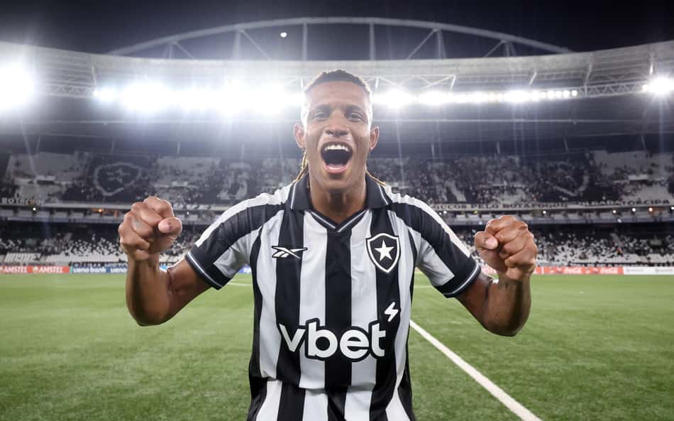 Danilo exalta fase artilheira no Botafogo e manda recado para Ancelotti