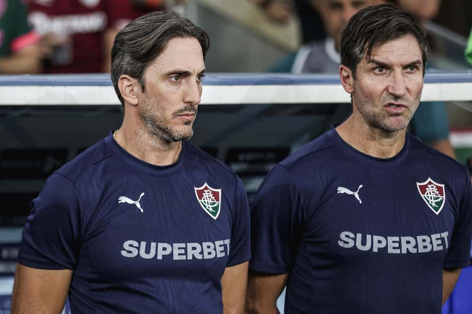 Zubeldía no jogo entre Fluminense e Vitória (Foto: Lucas Merçon/ Fluminense FC)
