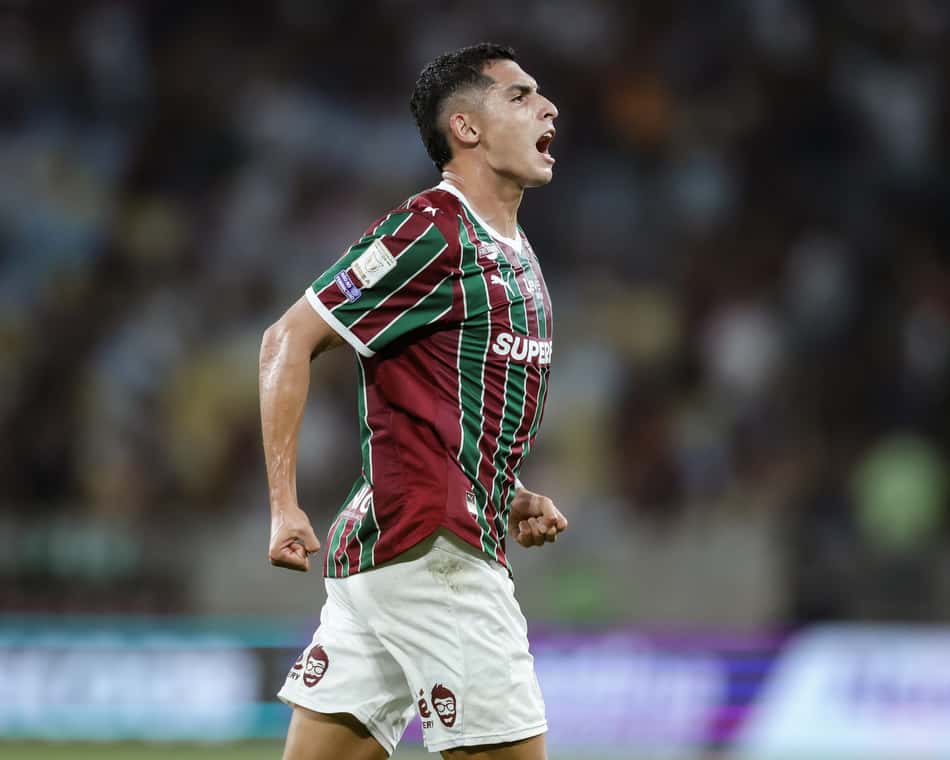 Serna comemora gol marcado pelo Fluminense contra o Vitória (Foto: Marcelo Gonçalves/ Fluminense FC)