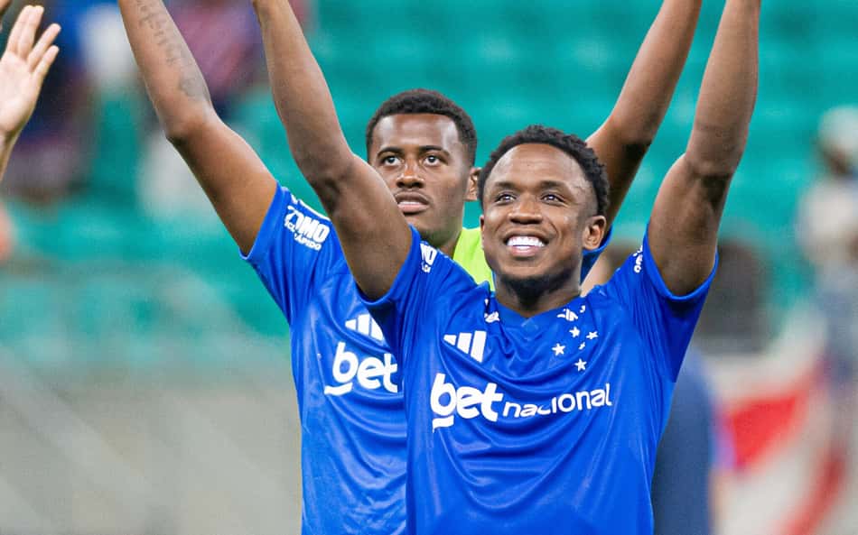Fica no Cruzeiro? Sinisterra fala sobre seu momento