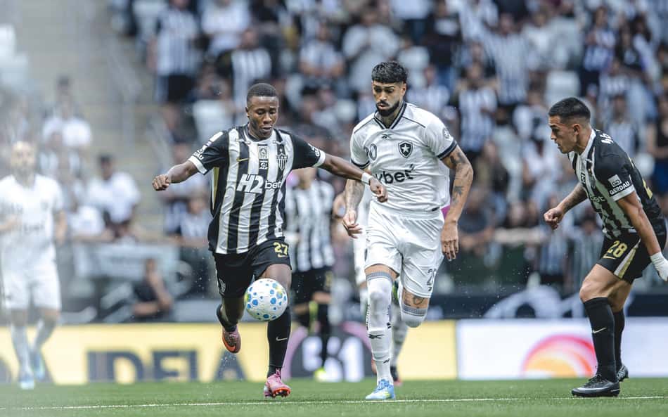 Botafogo marca no fim e arranca empate com o Atlético-MG pelo Brasileirão; dê suas notas