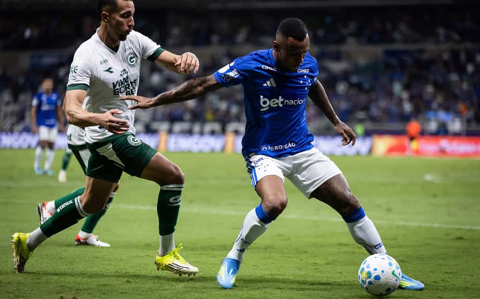 Marquinhos comemora retorno aos gramados pelo Cruzeiro: 'Artur me tranquilizou'