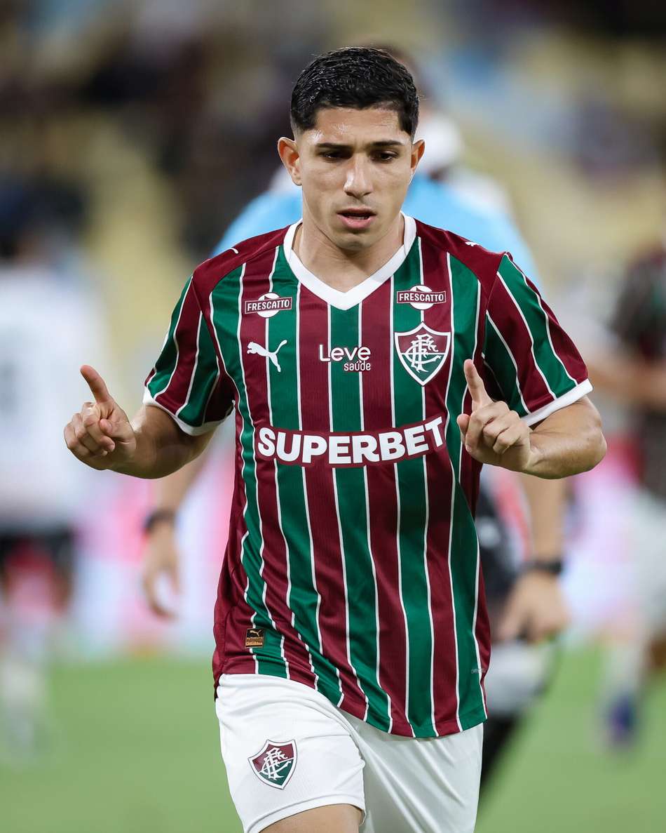 Savarino comemora gol pelo Fluminense (Foto: Marcelo Gonçalves/ Fluminense FC)
