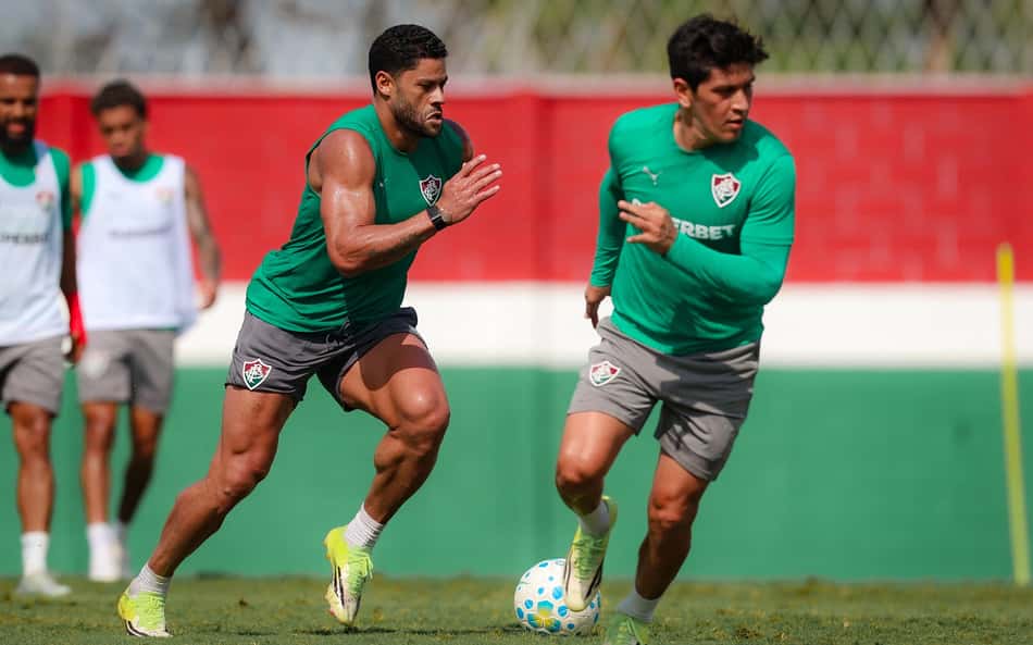 Cano faz golaço tabelando com Hulk no primeiro treino do camisa 7 pelo Fluminense; veja vídeo