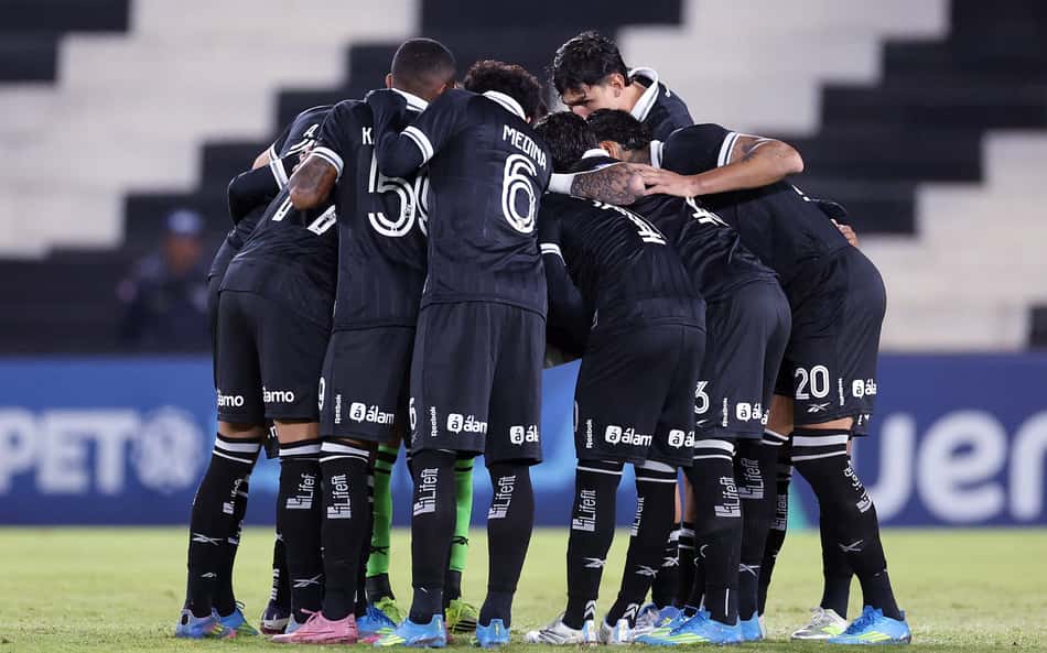 Botafogo cumpre papel, mas ataque deixa dúvidas em jogo de pouca dificuldade