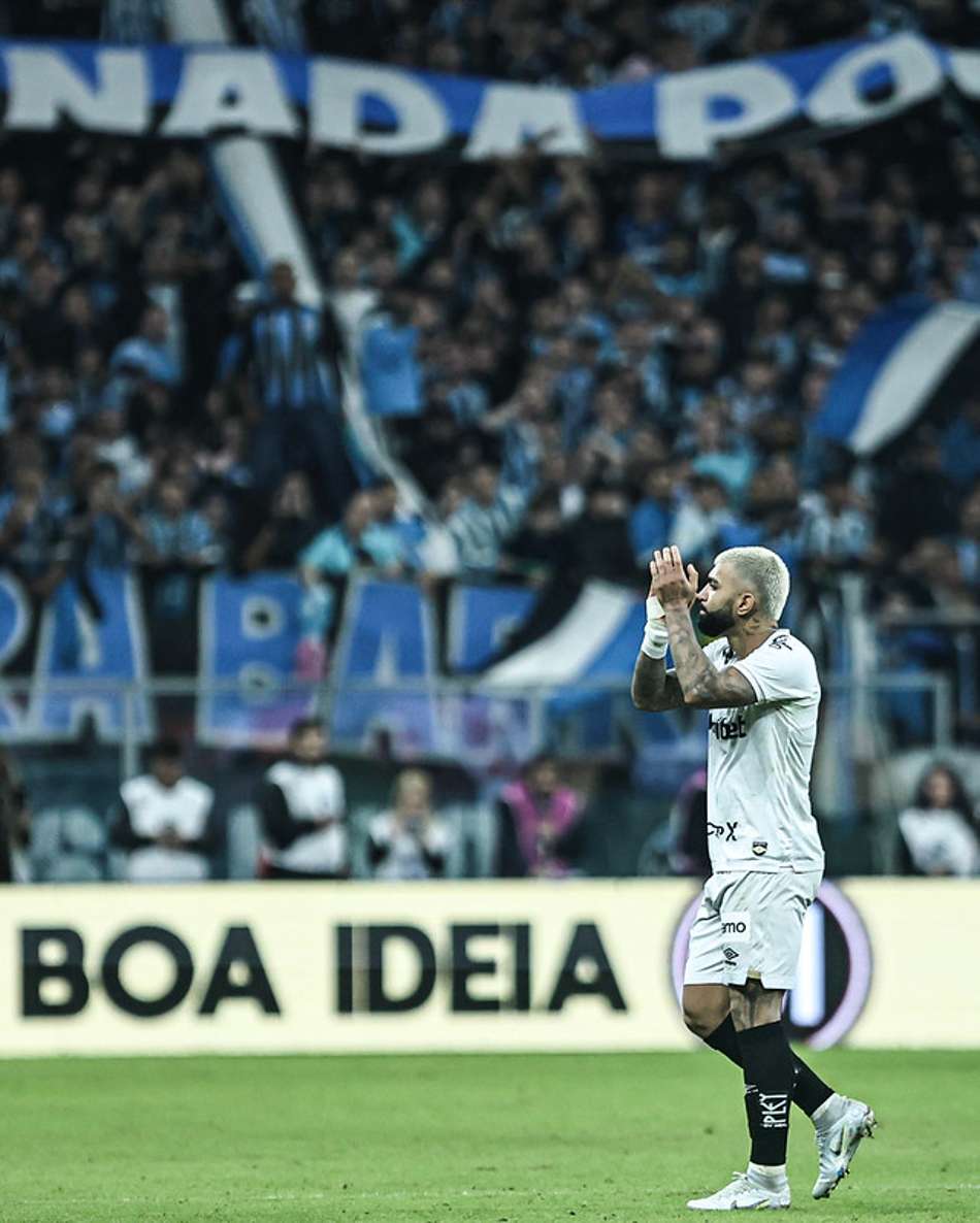 Gabriel Barbosa em duelo entre o Santos e o Grêmio. (Foto: Reinaldo Campos/ Santos FC)