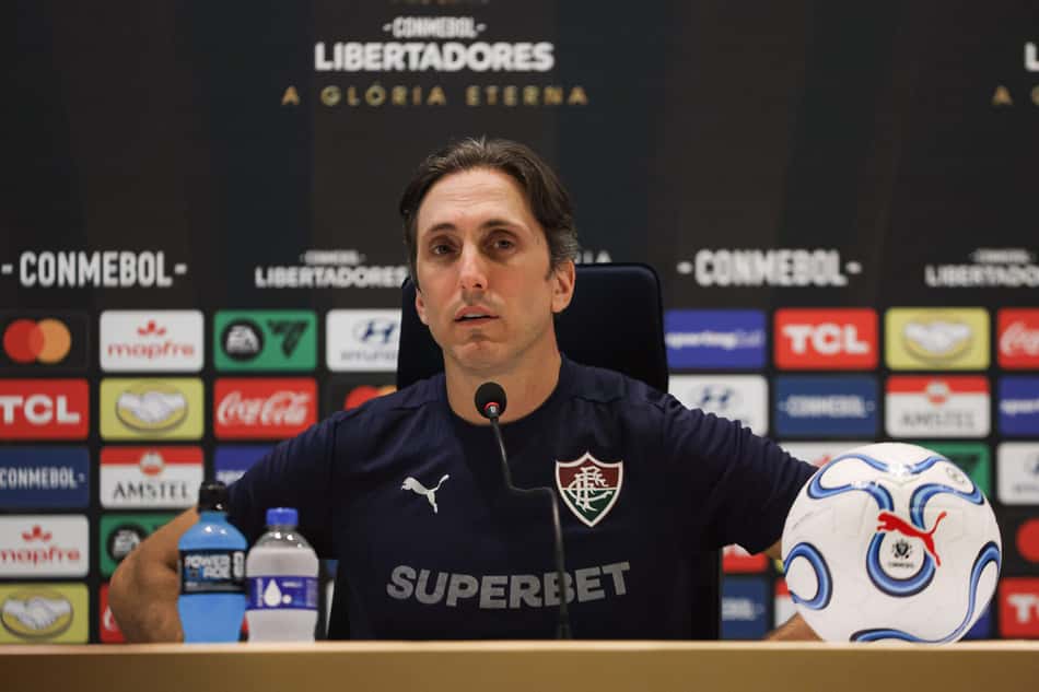 Zubeldía em coletiva após Fluminense x La Guaira (Foto: Lucas Merçon/ Fluminense FC)