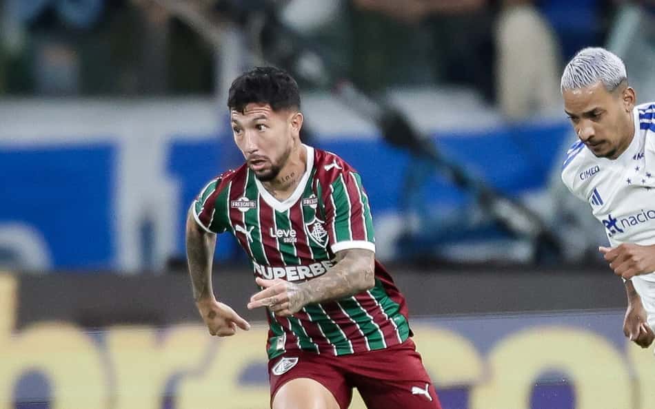 Acosta revela motivo de começar no banco do Fluminense: 'Estava sentindo muito'