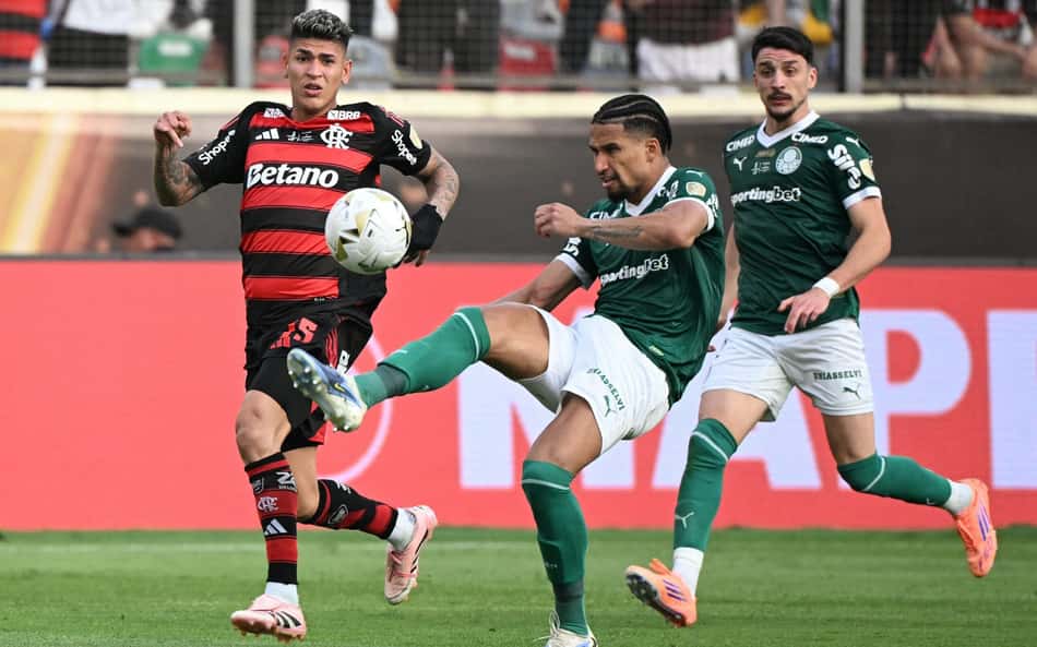 Flamengo x Palmeiras coloca frente a frente rivais dentro e fora de campo