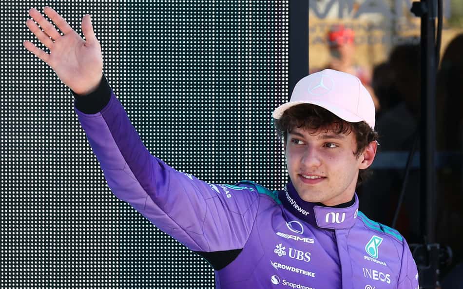 F1: Antonelli é pole em Miami; Bortoleto larga em último após carro pegar fogo