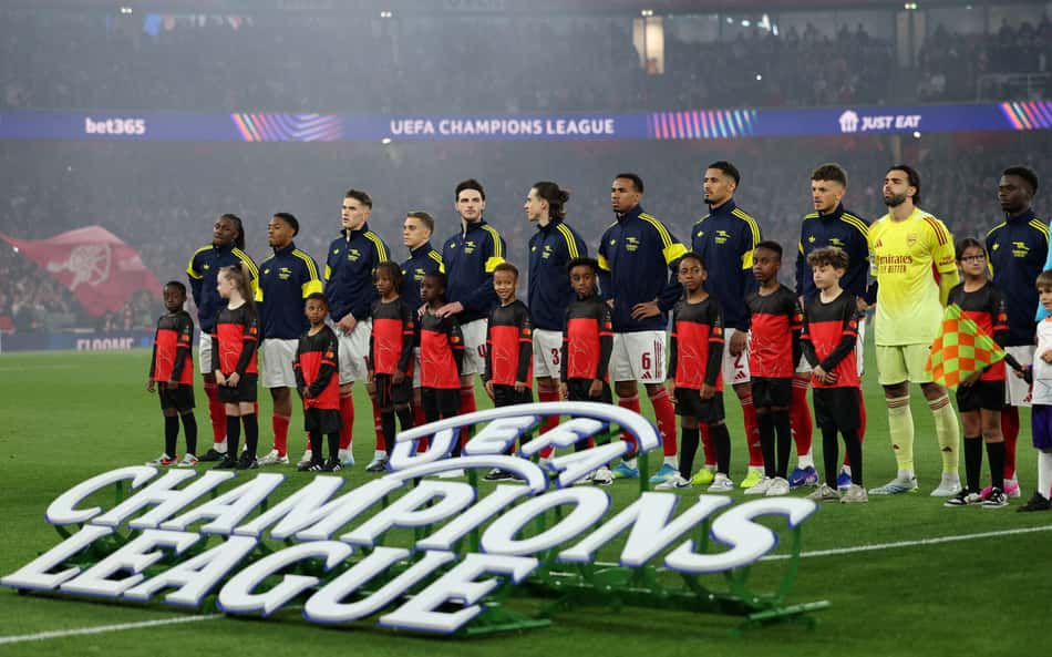 Camisas da Champions League vão a leilão por R$ 300 mil, e brasileiro é destaque