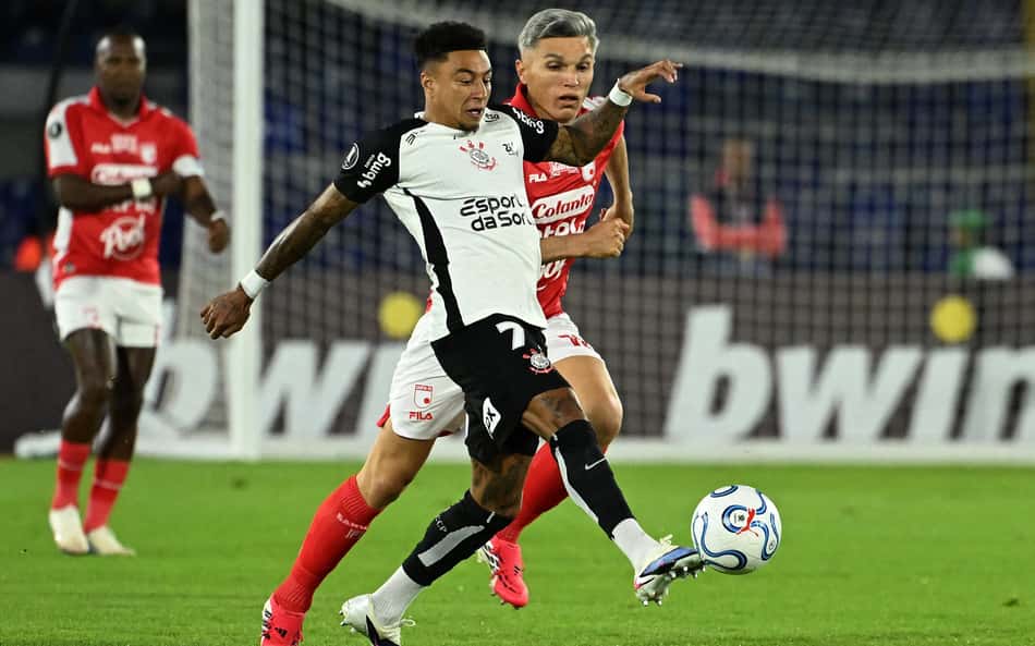 Cena de Lingard com torcedores em Santa Fe x Corinthians viraliza: 'Maneiro'