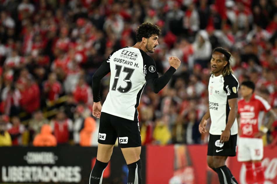Gustavo Henrique marcou o gol de empate do Corinthians (Foto: Luis Acosta/ AFP)