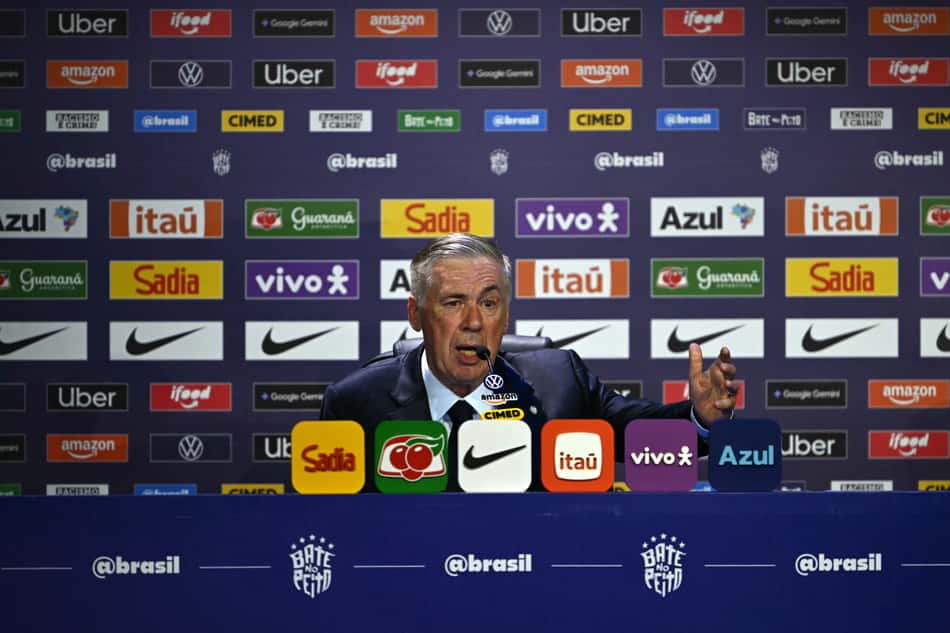Carlo Ancelotti em evento da convocação para a Copa do Mundo