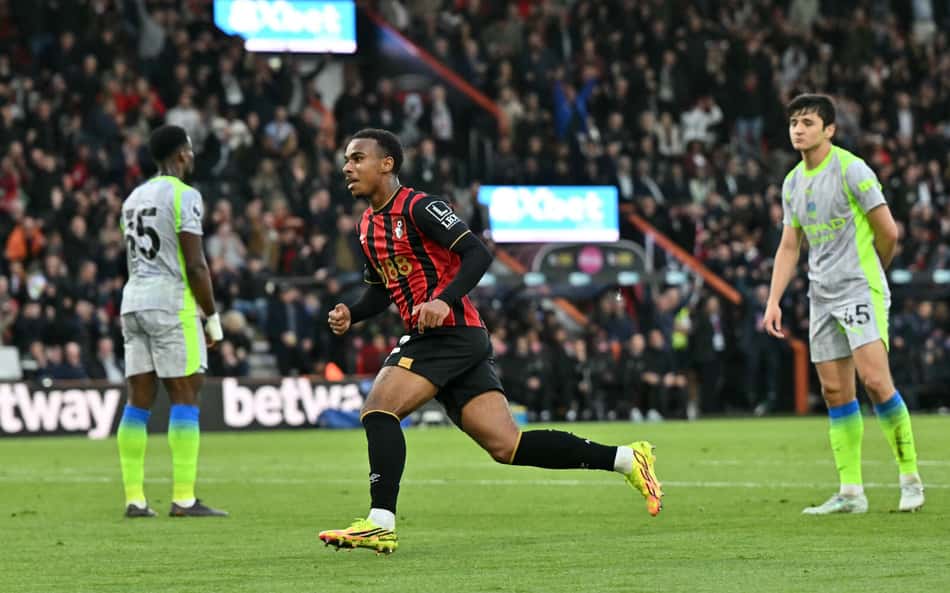 Bournemouth empata com o City e dá título da Premier League ao Arsenal