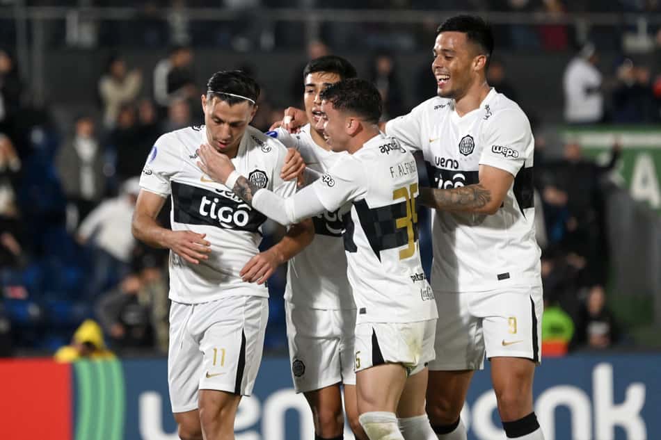 Sebastian ferreira comemora gol