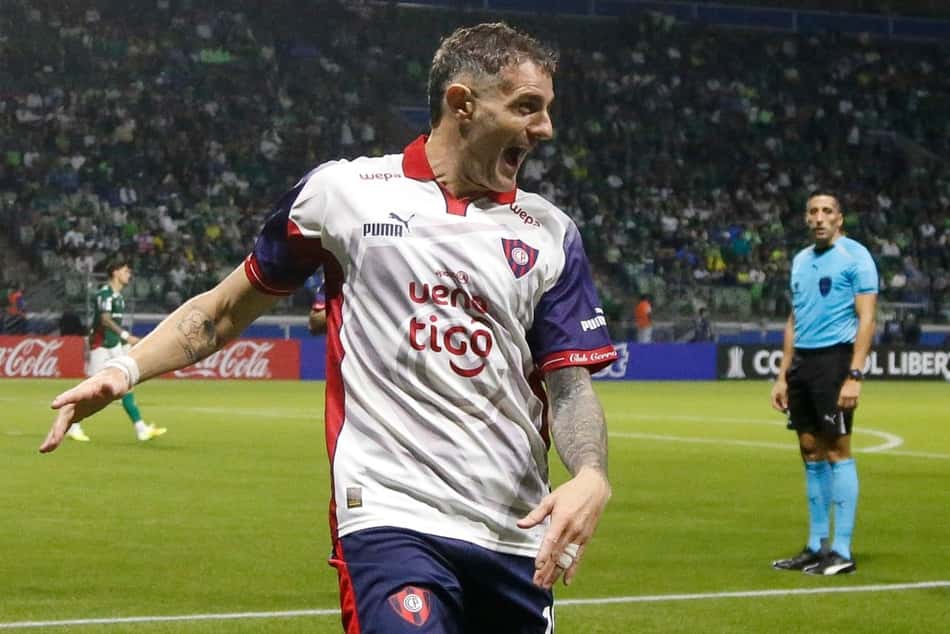 Vegetti contra Palmeiras