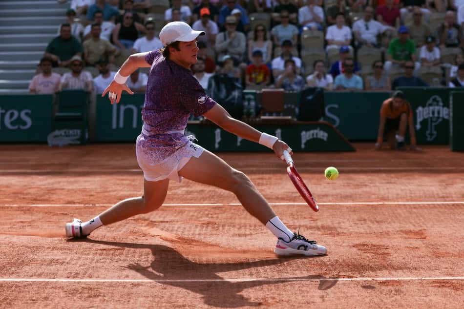João Fonseca na estreia em Roland Garros contra o francês Luka Pavlovic