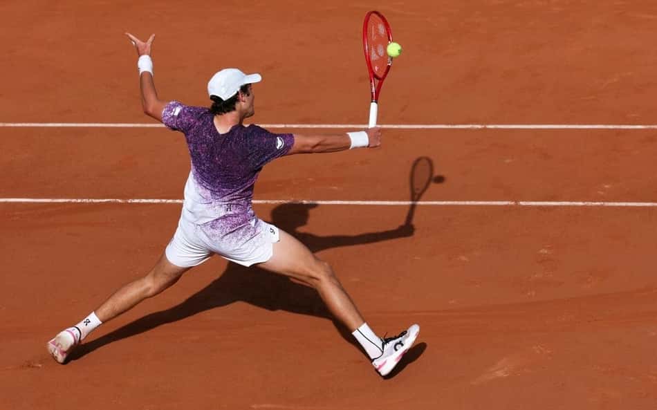 João Fonseca x Djokovic em Roland Garros 2026; horário e onde assistir
